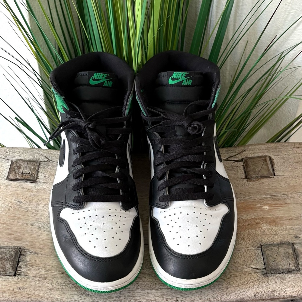 Air Jordan 1 Retro High OG Lucky Green Sneakers